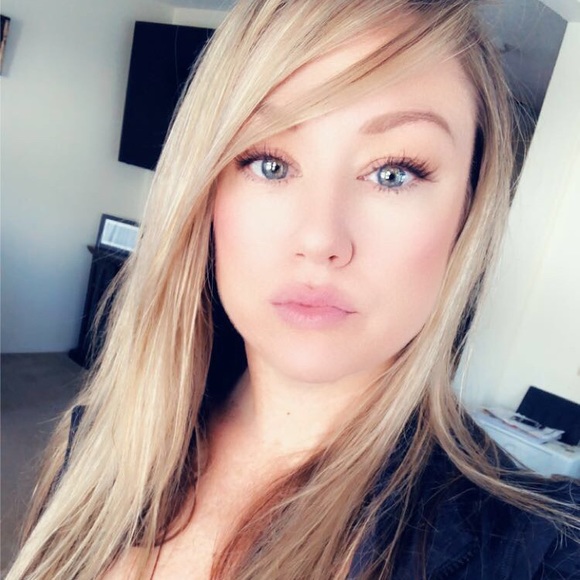 Meet your Posher, Amanda - Picture 1 of 1